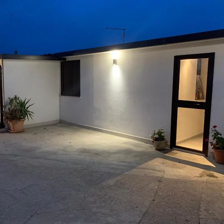 Casa Con Piscina E Vista Mare Dal Giardino Fanusa Exterior foto