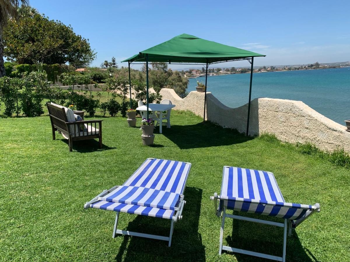 Casa Con Piscina E Vista Mare Dal Giardino Fanusa Exterior foto