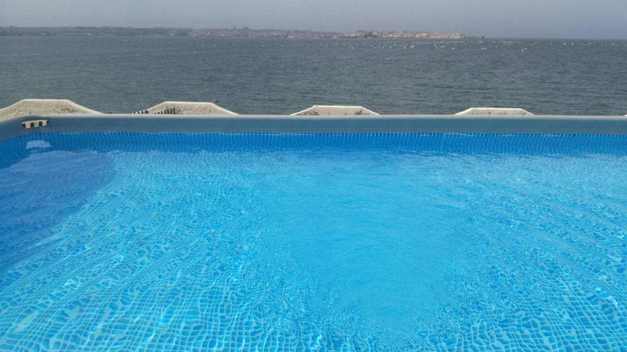 Casa Con Piscina E Vista Mare Dal Giardino Fanusa Exterior foto